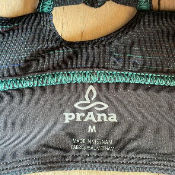 Prana Sports Bra with Sewn-In Padded Cups and Back Bow Detail Medium Yoga - Picture 2 of 6